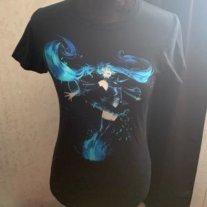 🥰Hot Topic Floating Hatsune Miku Graphic T-Shirt